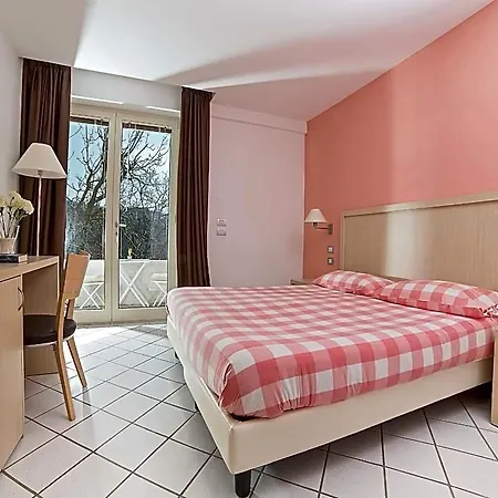 Hotel De Maria House 4*