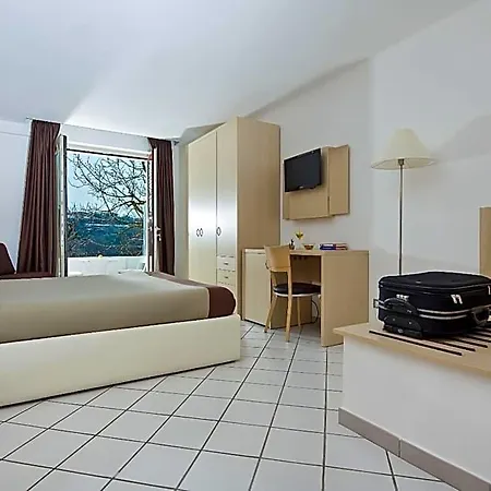 Hotel De Maria House 4*